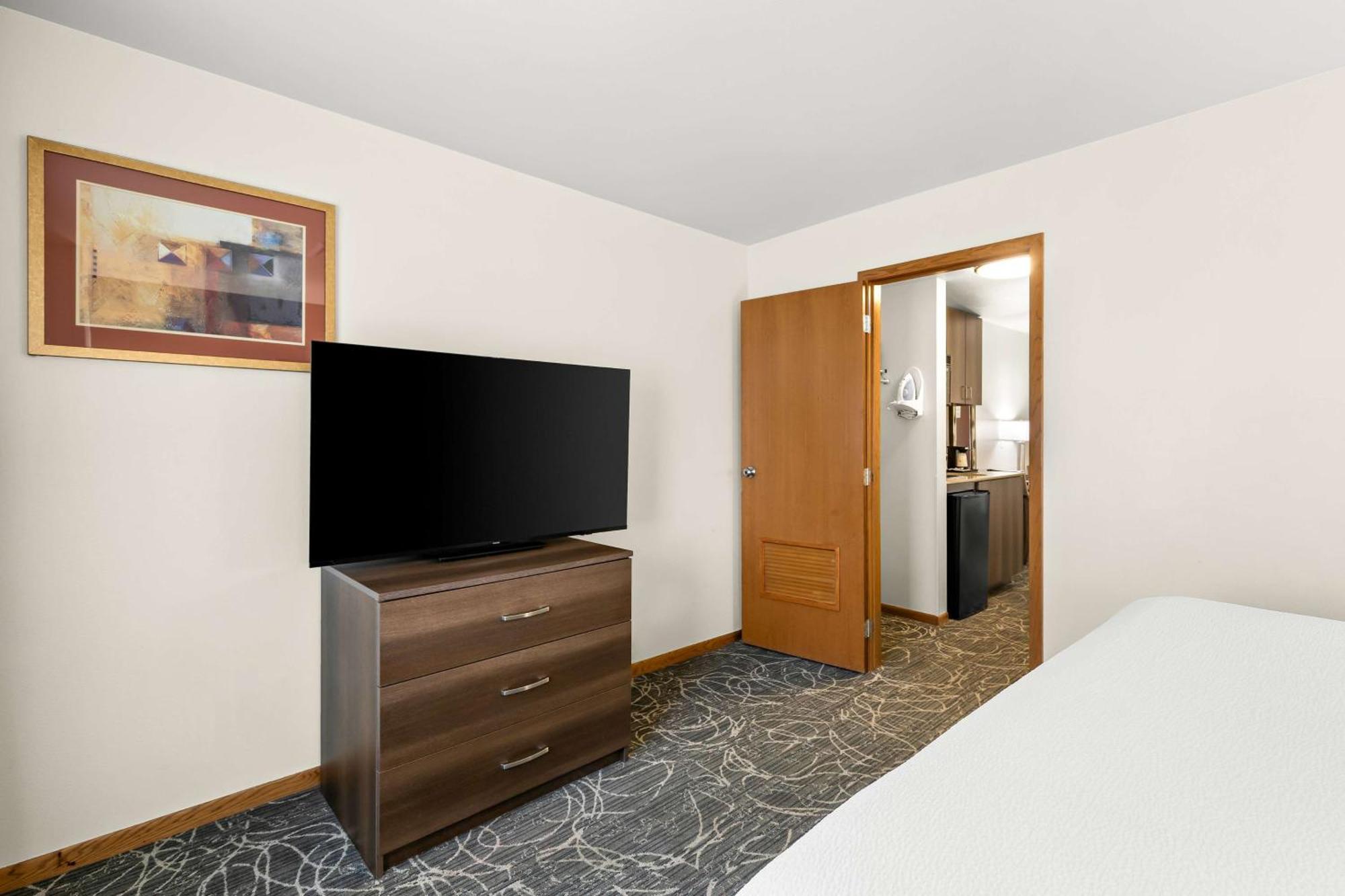 เบสต์ เวสเทิร์น เวสต์ ทาวน์ สวีท Hotel เมดิสัน ภายนอก รูปภาพ