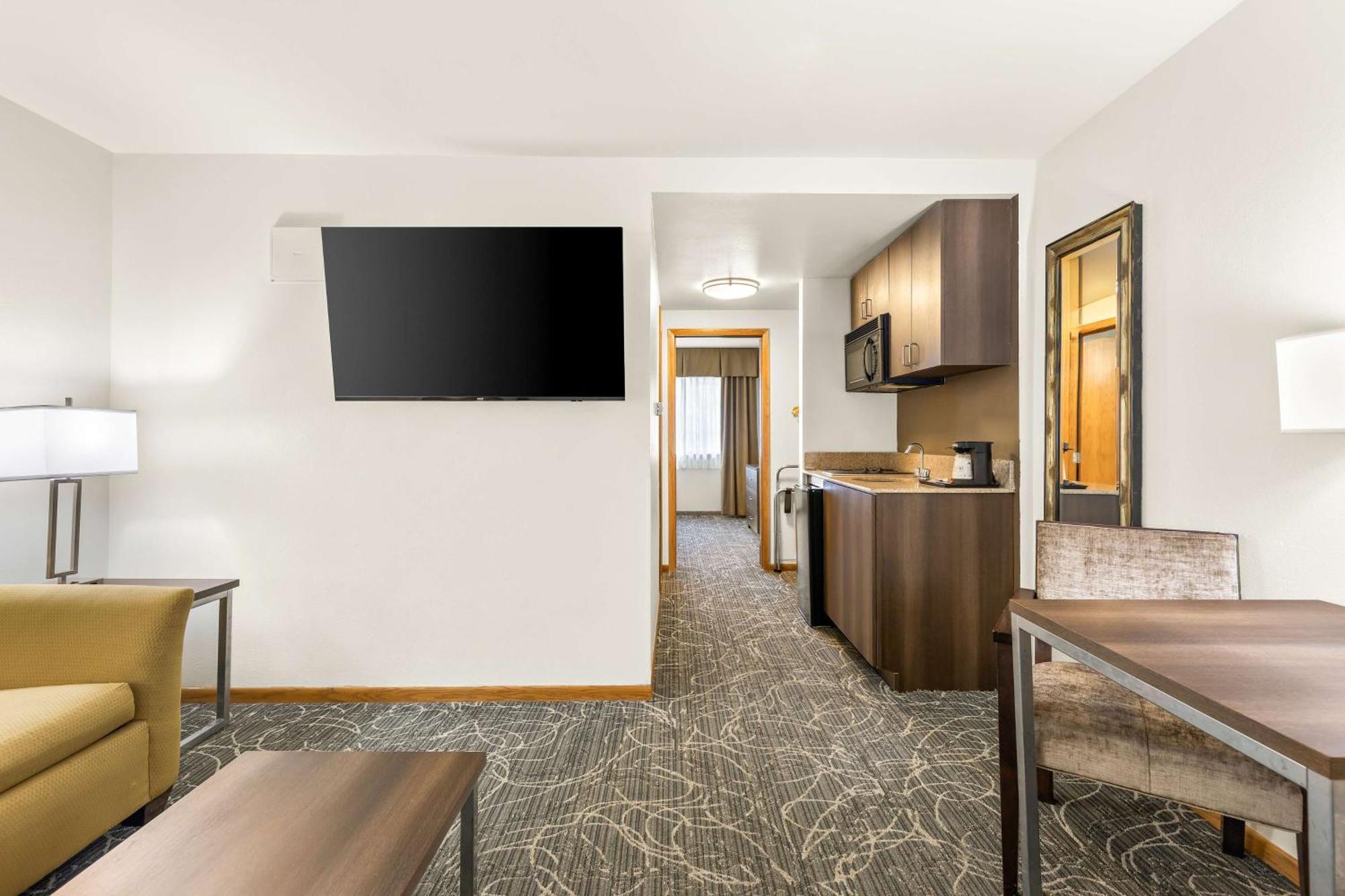 เบสต์ เวสเทิร์น เวสต์ ทาวน์ สวีท Hotel เมดิสัน ภายนอก รูปภาพ