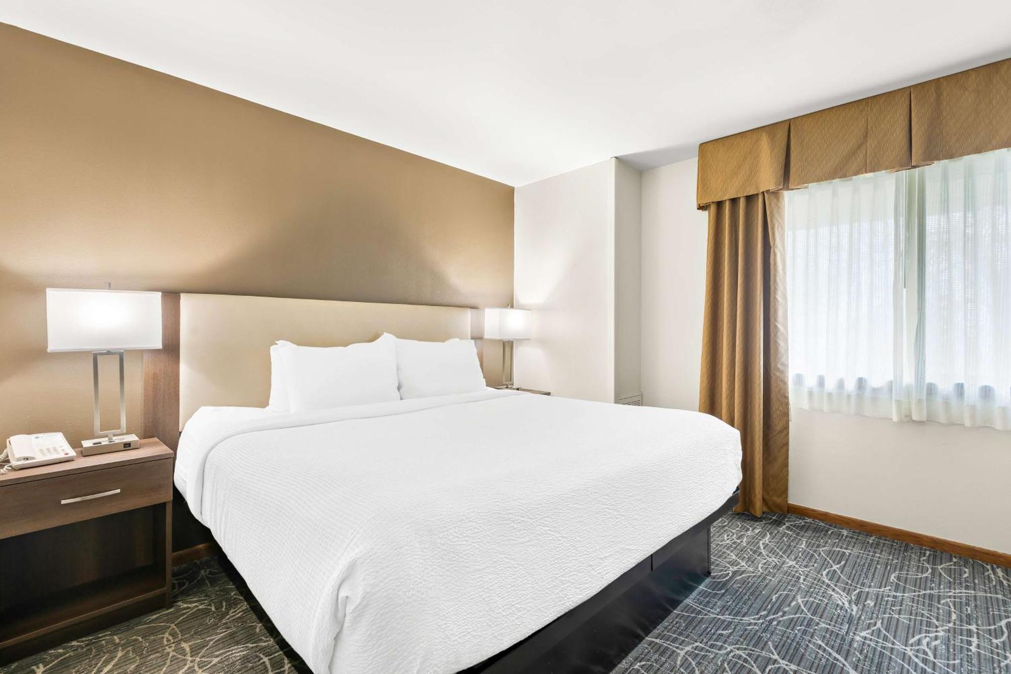 เบสต์ เวสเทิร์น เวสต์ ทาวน์ สวีท Hotel เมดิสัน ภายนอก รูปภาพ