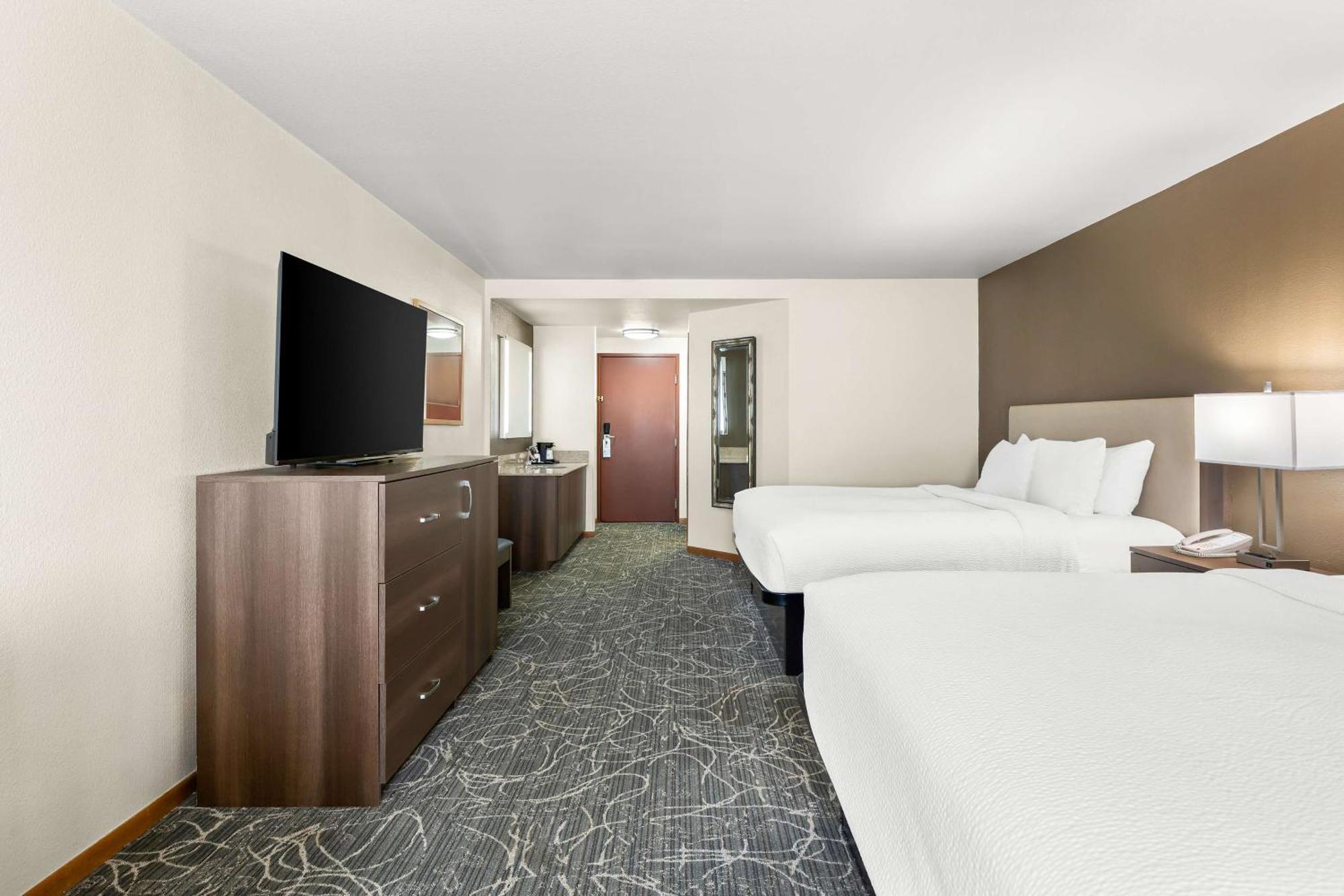 เบสต์ เวสเทิร์น เวสต์ ทาวน์ สวีท Hotel เมดิสัน ภายนอก รูปภาพ